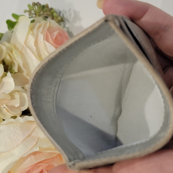 Authentic CHANEL card wallet - Picture 10 of 15